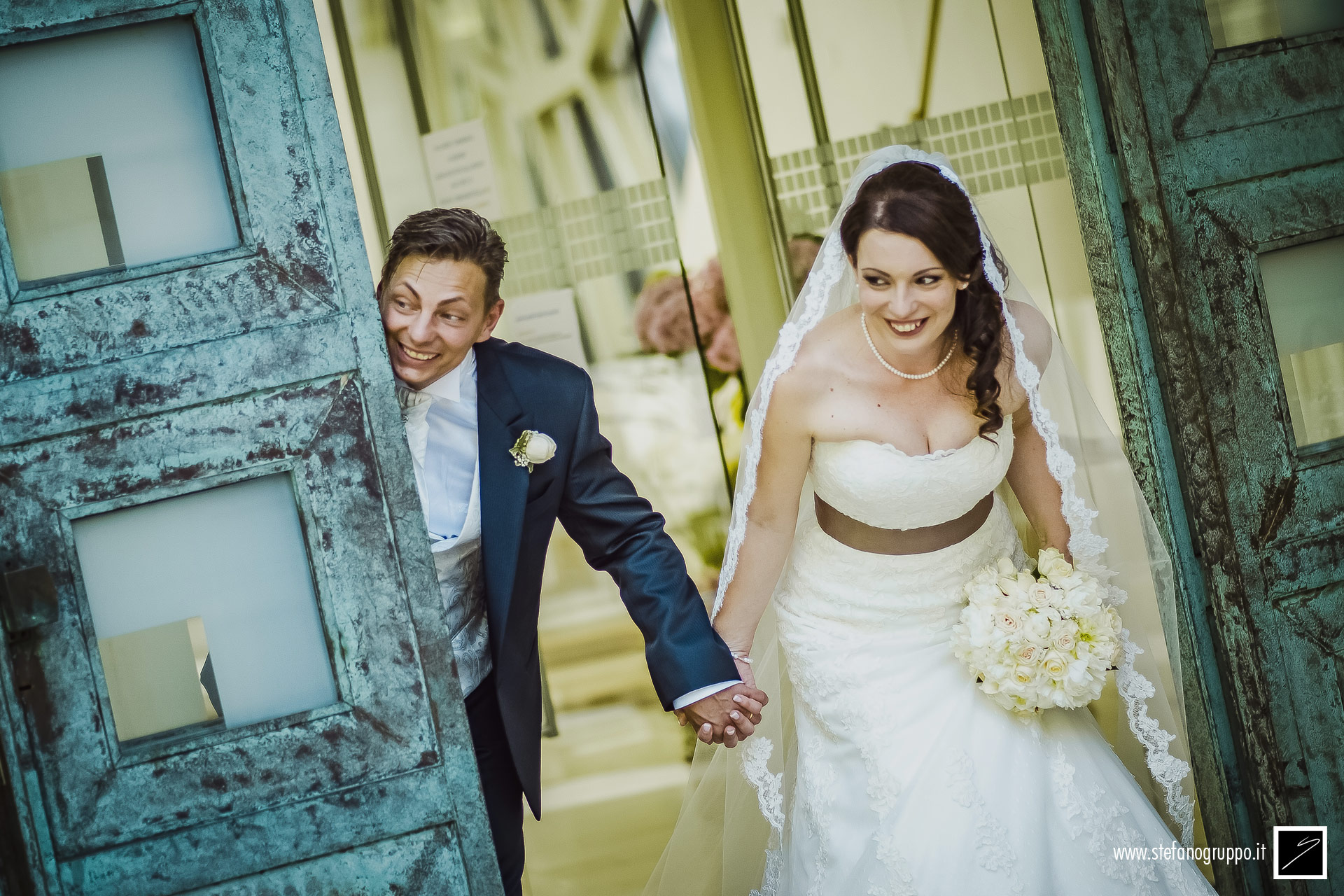 matrimonio | L'uscita degli sposi | fotografia di Stefano Gruppo