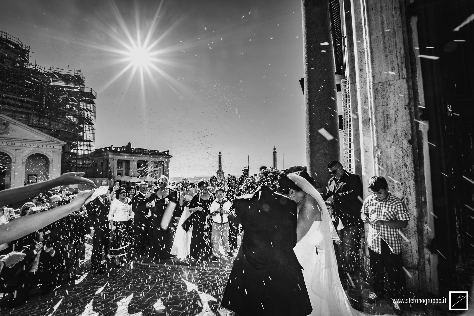 matrimonio | L'uscita degli sposi | fotografia di Stefano Gruppo