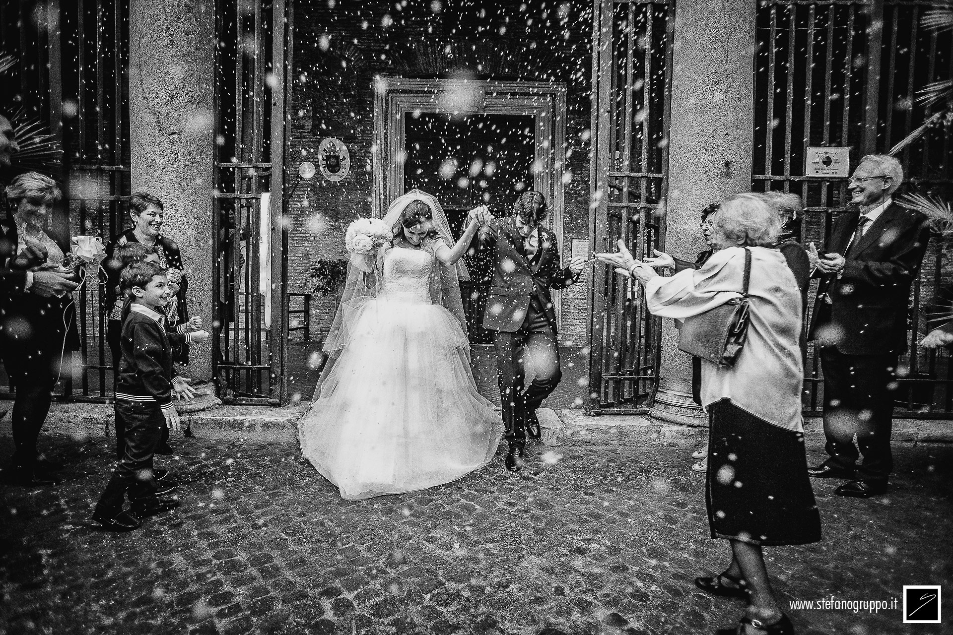 matrimonio | L'uscita degli sposi | fotografia di Stefano Gruppo