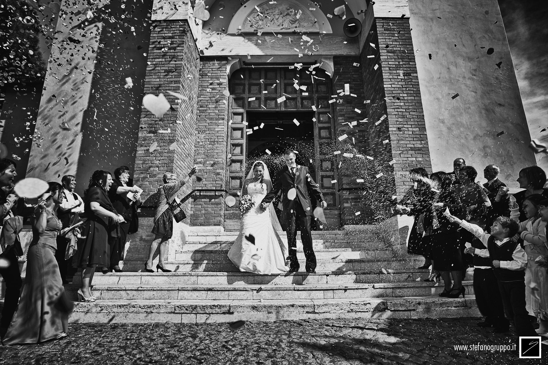 matrimonio | L'uscita degli sposi | fotografia di Stefano Gruppo