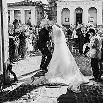 Matrimonio | L'uscita degli sposi | foto di Stefano Gruppo