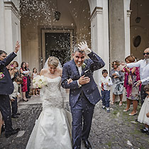 Matrimonio | L'uscita degli sposi | foto di Stefano Gruppo