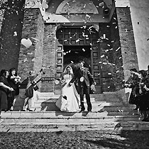 Matrimonio | L'uscita degli sposi | foto di Stefano Gruppo