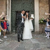 Matrimonio | L'uscita degli sposi | foto di Stefano Gruppo