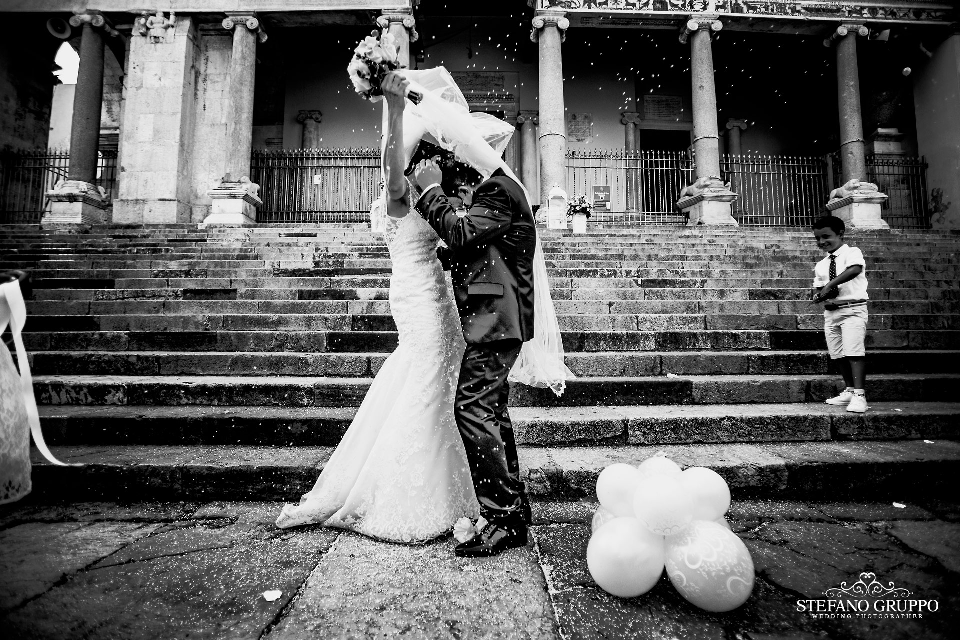 Matrimonio | L'uscita degli sposi | foto di �Stefano Gruppo