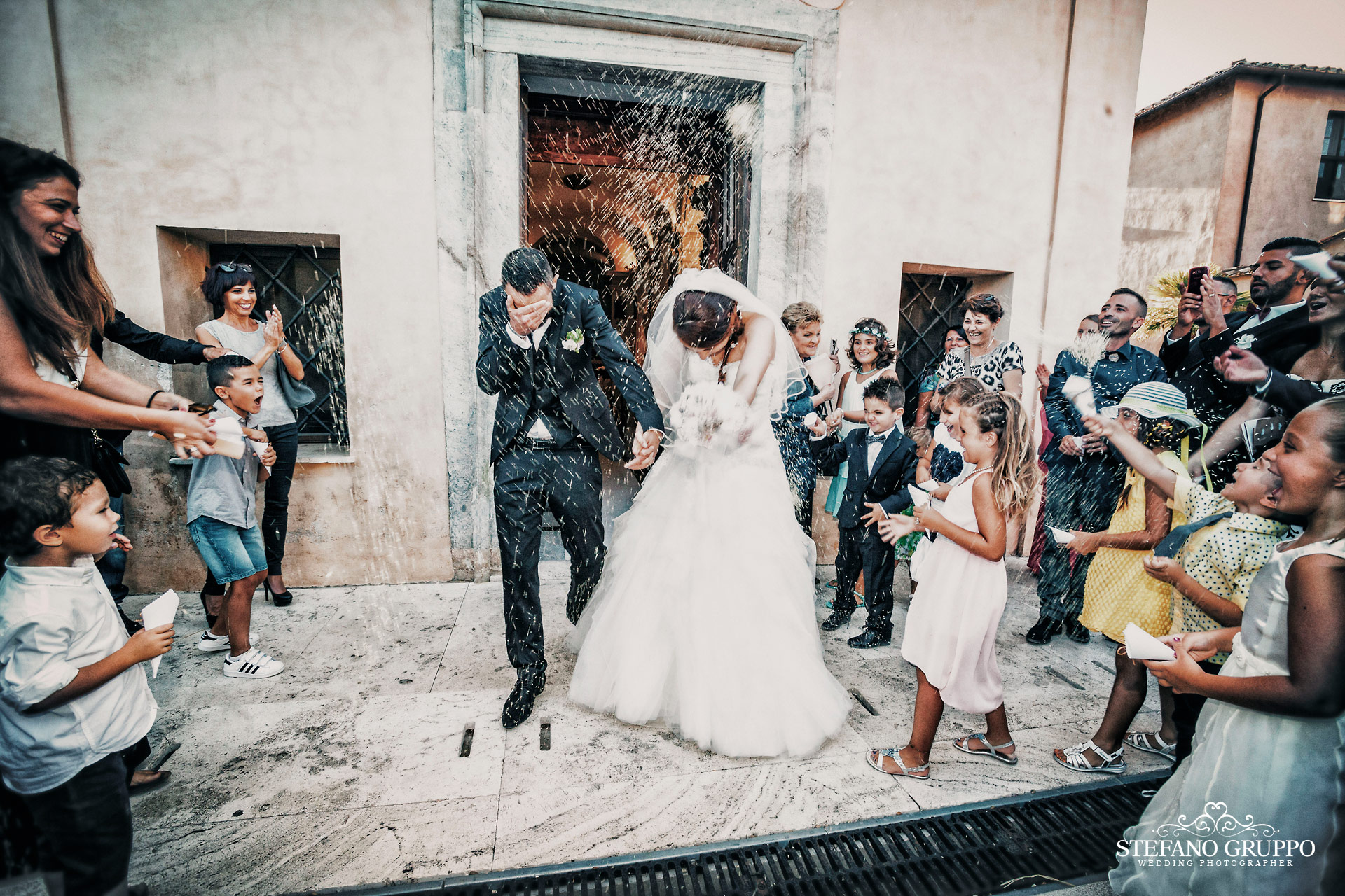 Matrimonio | L'uscita degli sposi | foto di �Stefano Gruppo