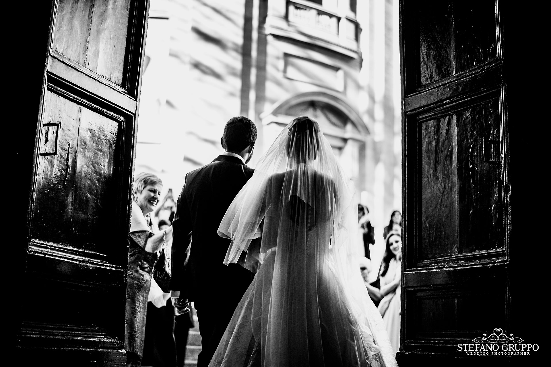 Matrimonio | L'uscita degli sposi | foto di �Stefano Gruppo