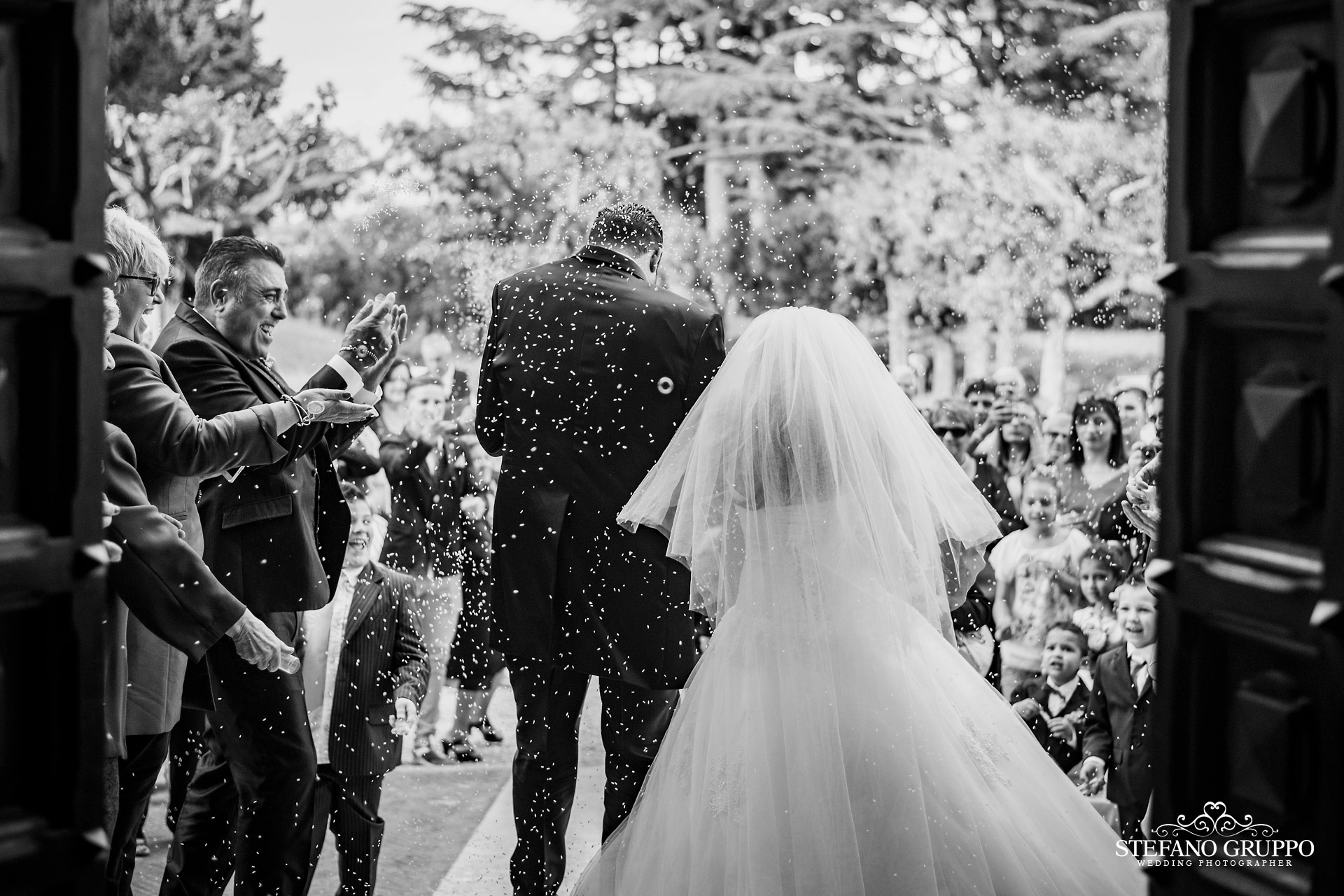 Matrimonio | L'uscita degli sposi | foto di �Stefano Gruppo