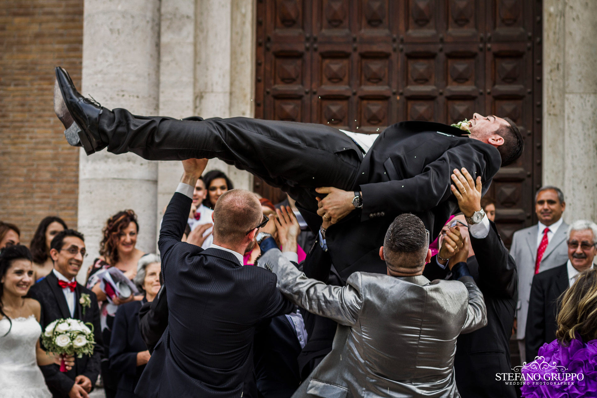 Matrimonio | L'uscita degli sposi | foto di �Stefano Gruppo