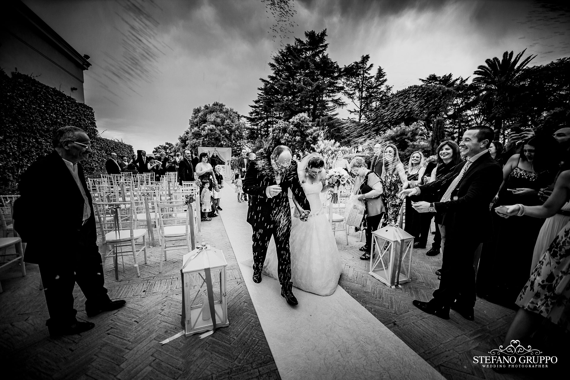 Matrimonio | L'uscita degli sposi | foto di �Stefano Gruppo