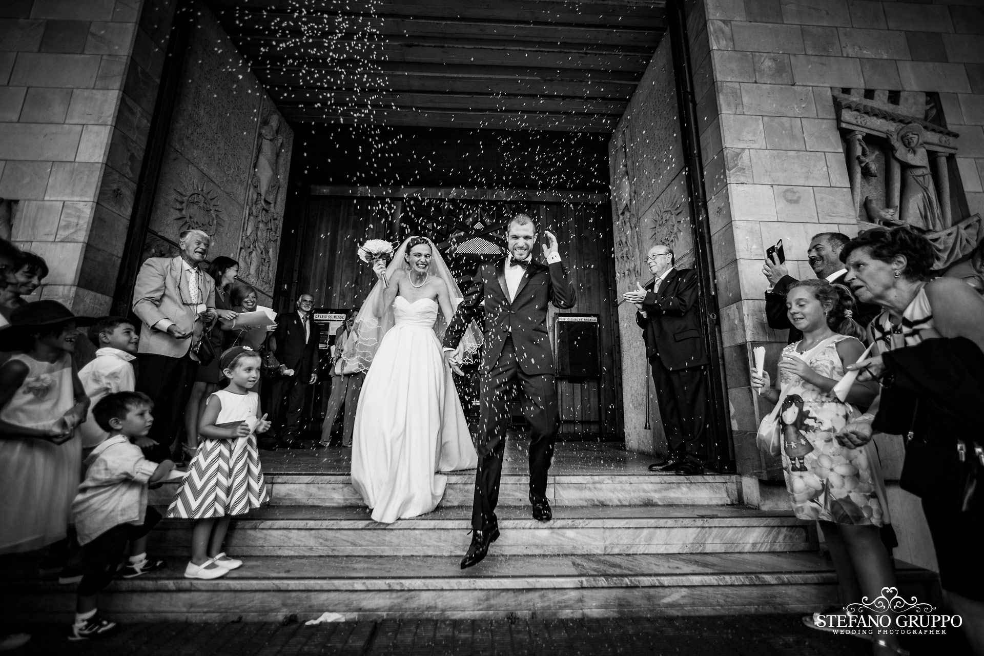 Matrimonio | L'uscita degli sposi | foto di �Stefano Gruppo