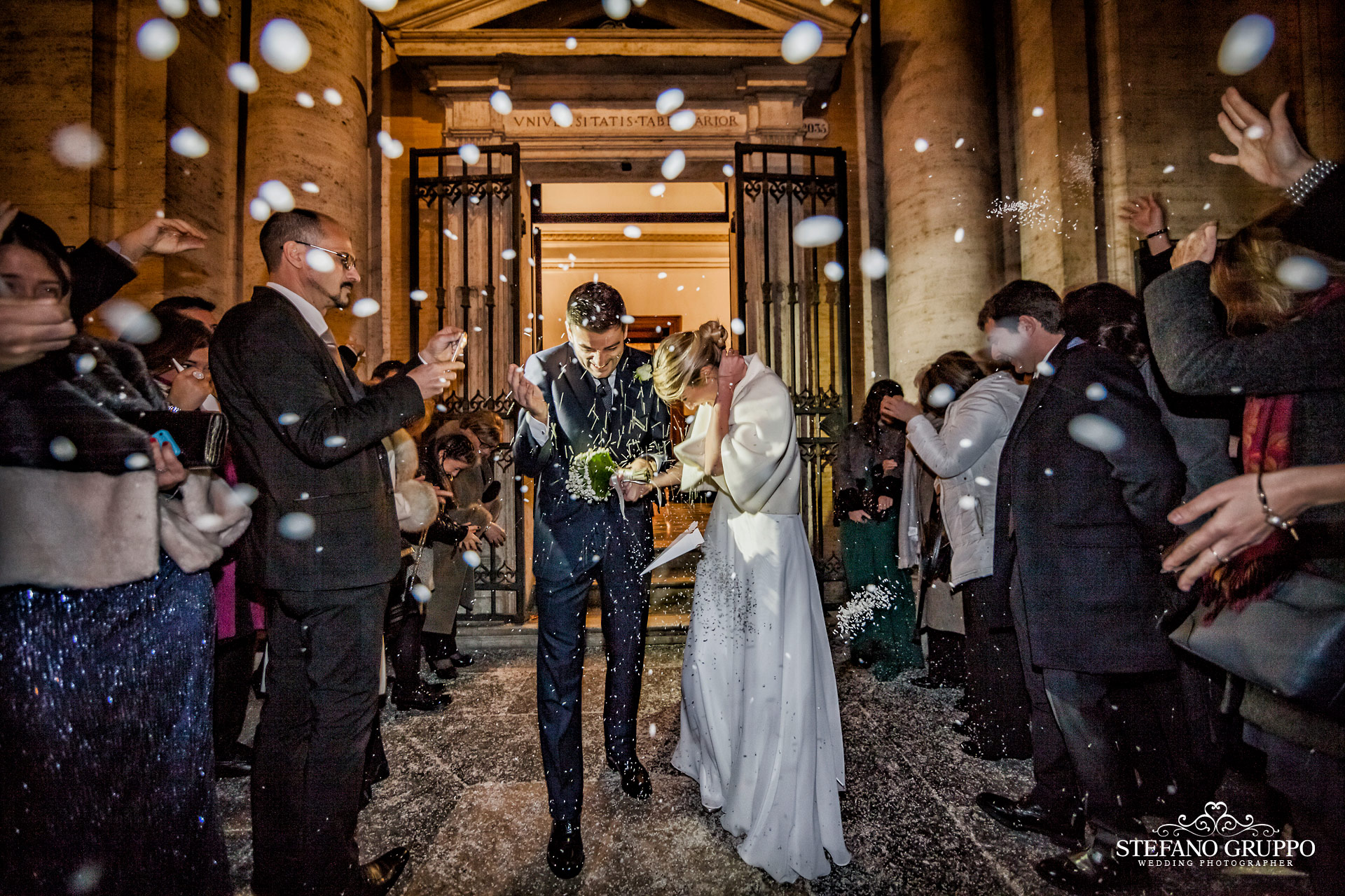 Matrimonio | L'uscita degli sposi | foto di �Stefano Gruppo
