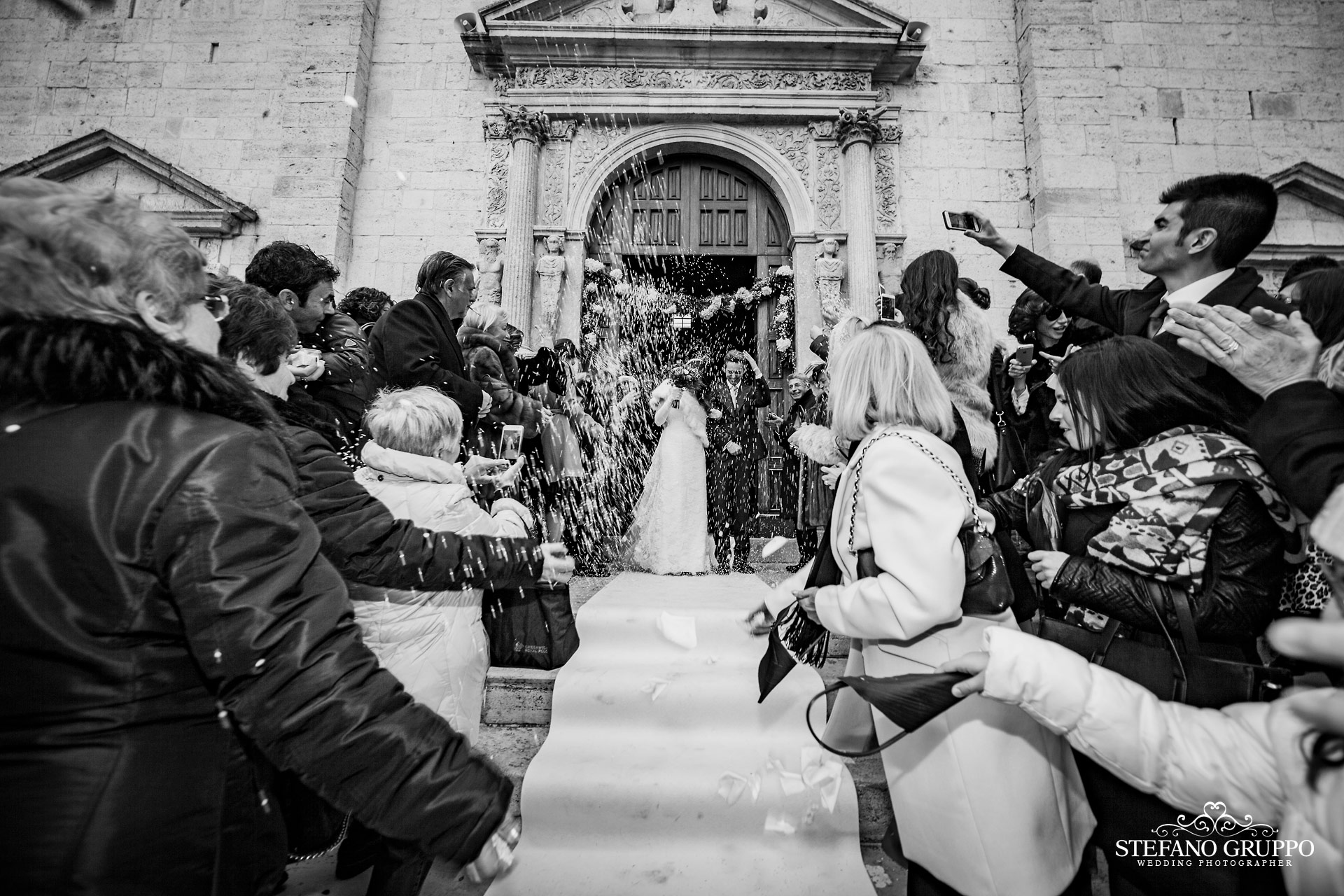 Matrimonio | L'uscita degli sposi | foto di �Stefano Gruppo