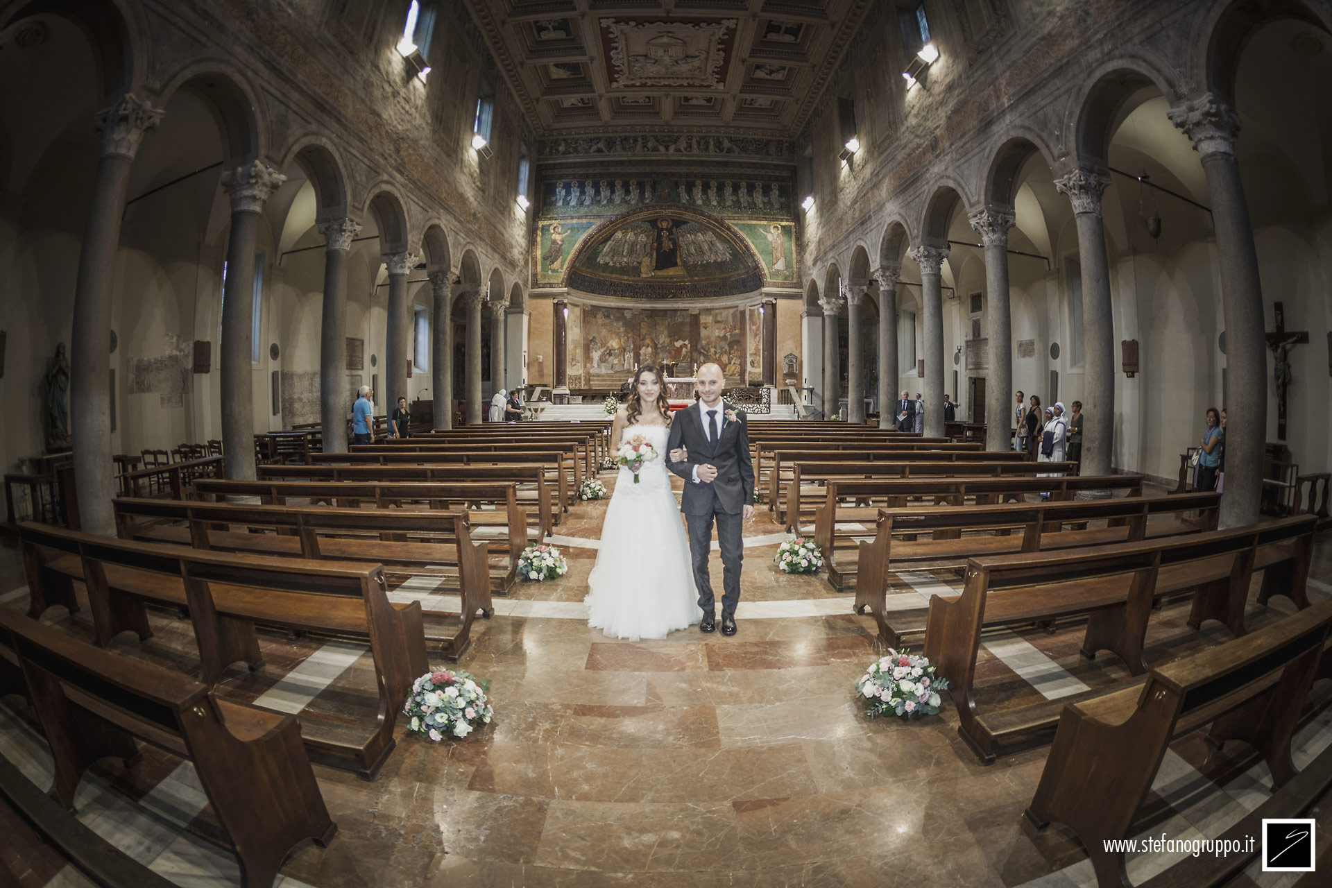 Matrimonio | L'uscita degli sposi | foto di �Stefano Gruppo