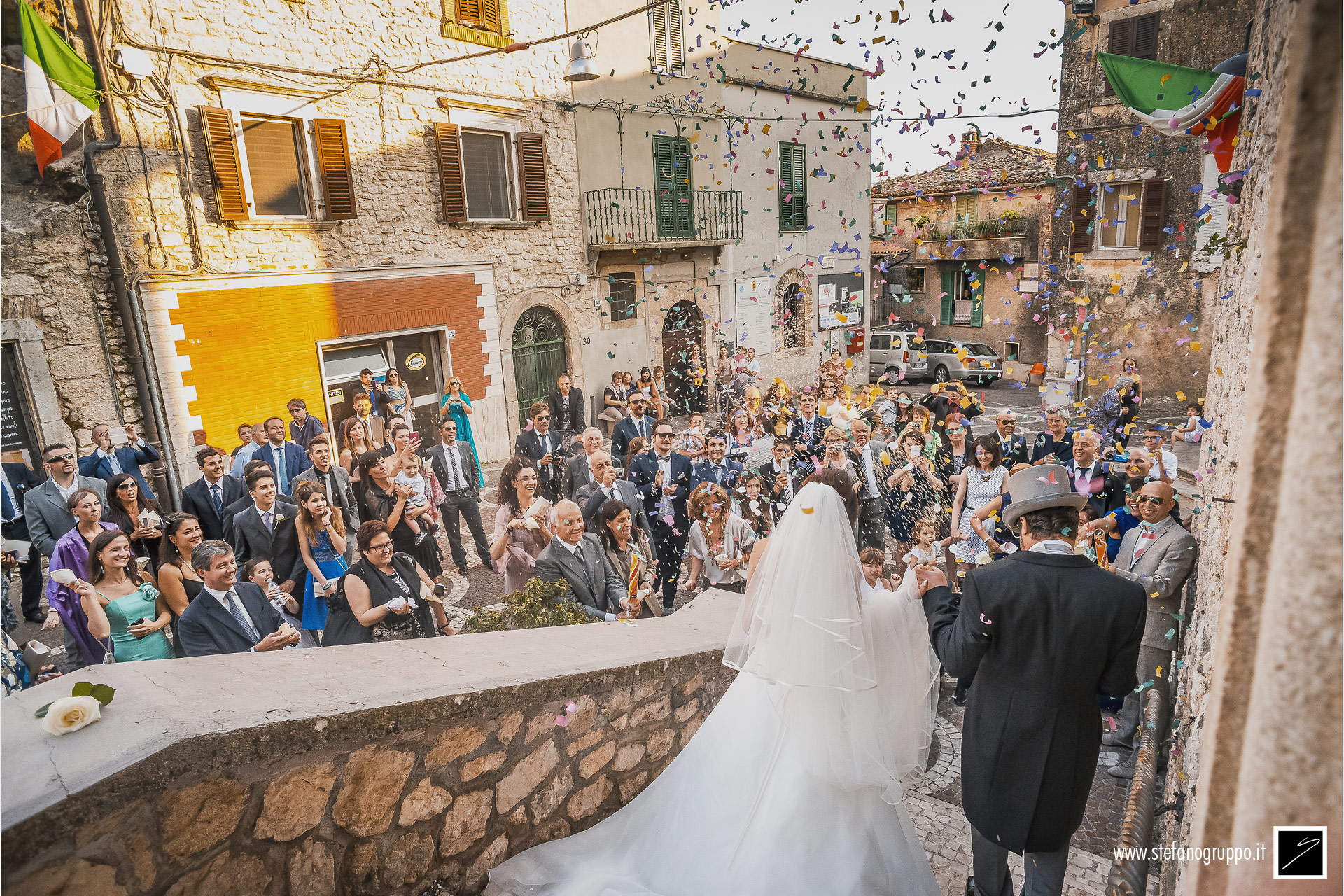 Matrimonio | L'uscita degli sposi | foto di �Stefano Gruppo