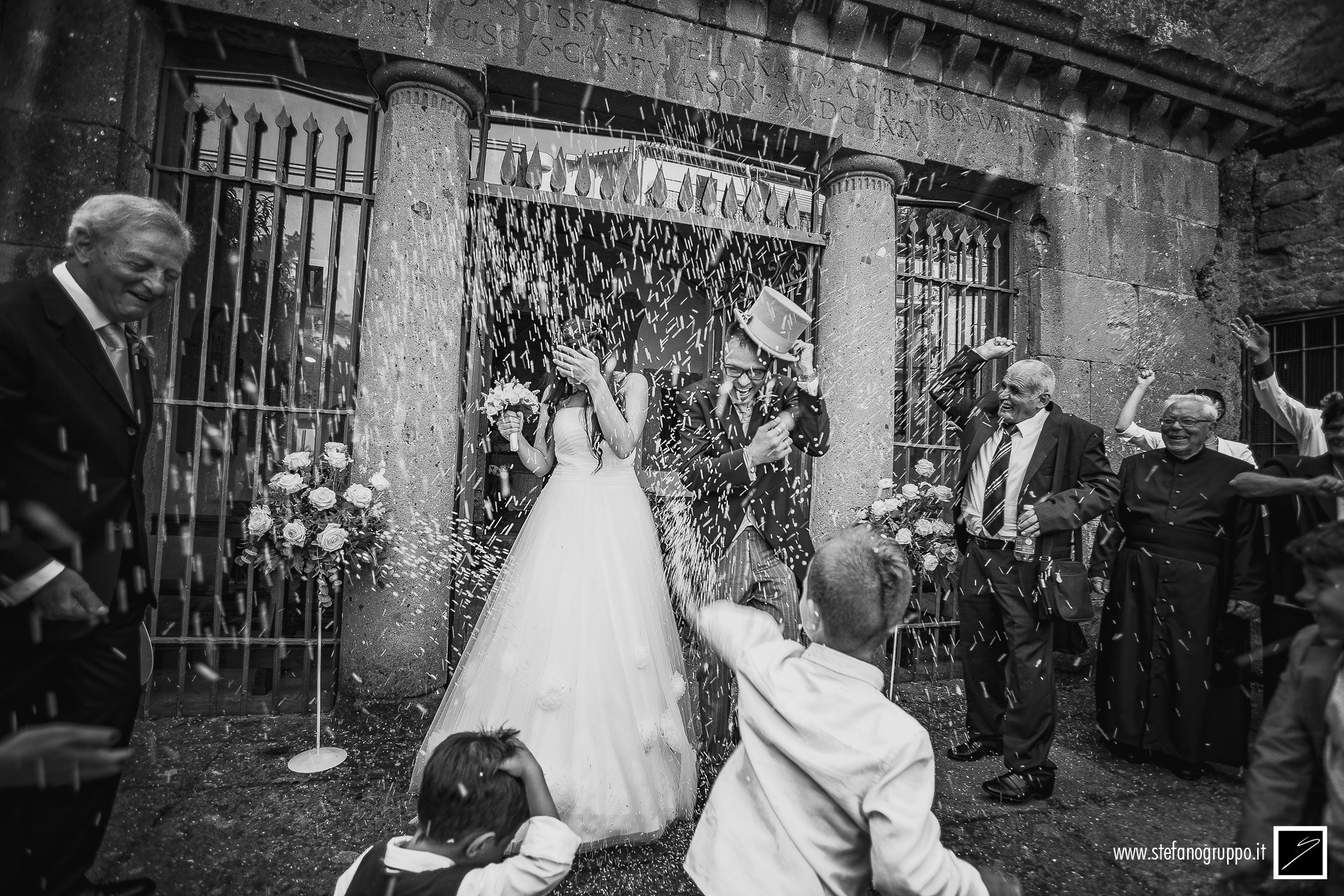 Matrimonio | L'uscita degli sposi | foto di �Stefano Gruppo
