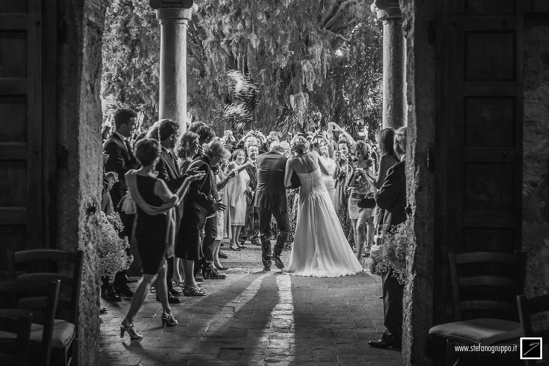 Matrimonio | L'uscita degli sposi | foto di �Stefano Gruppo