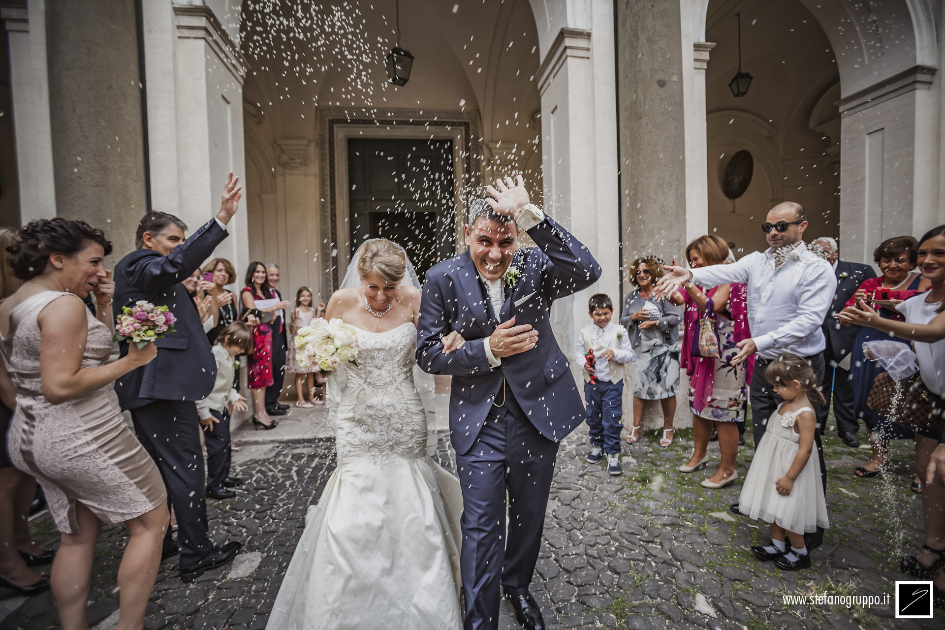Matrimonio | L'uscita degli sposi | foto di �Stefano Gruppo