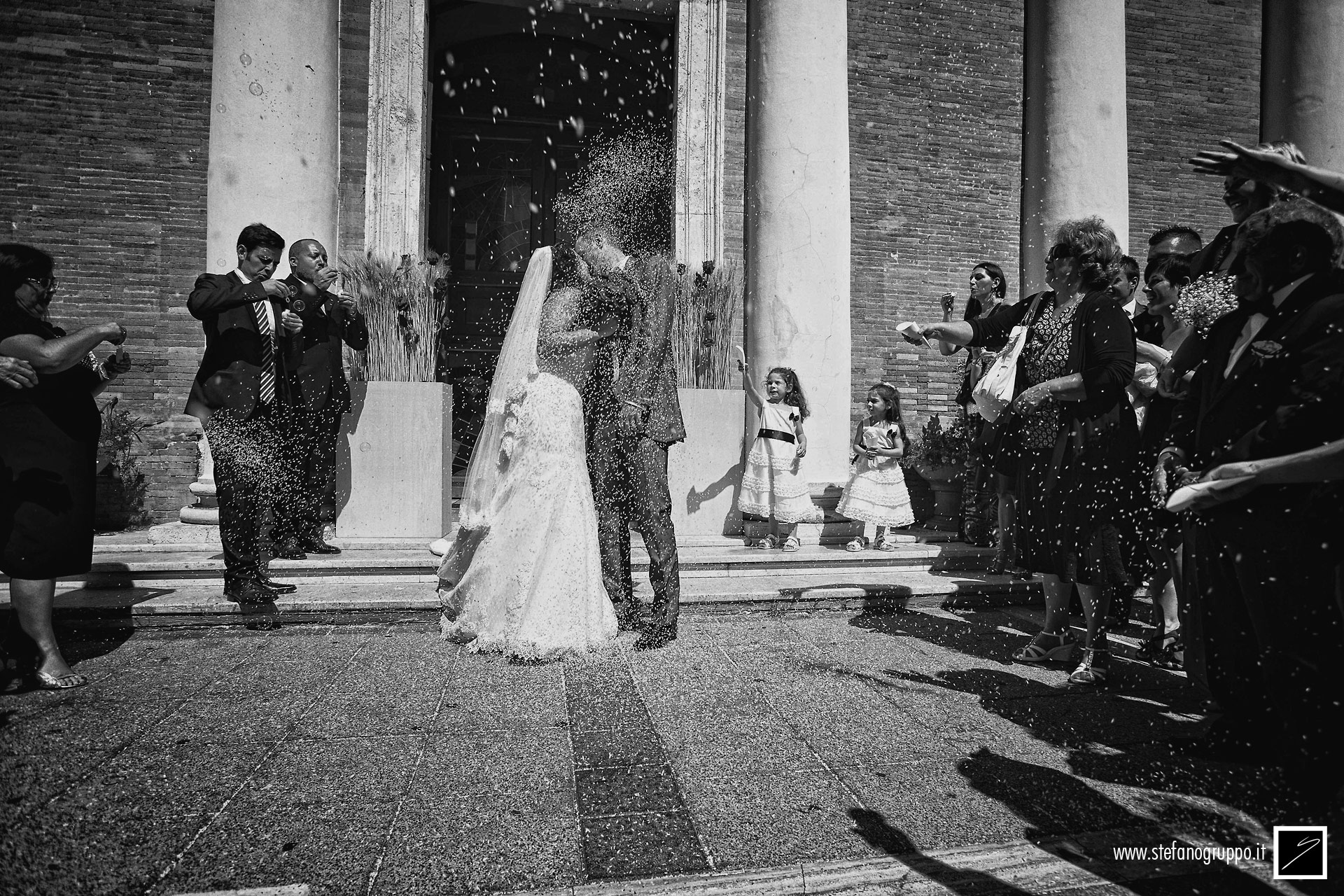 Matrimonio | L'uscita degli sposi | foto di �Stefano Gruppo