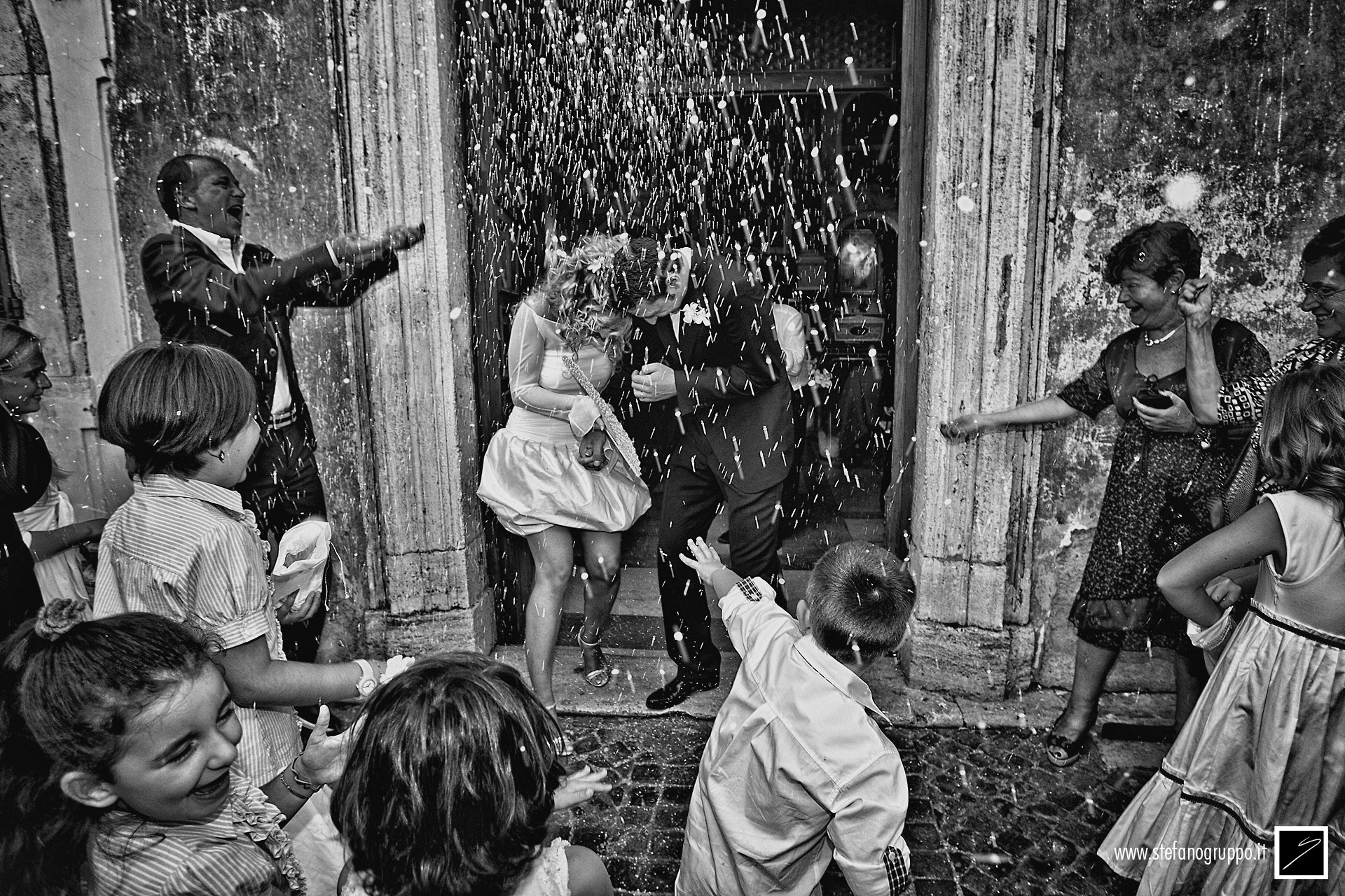 Matrimonio | L'uscita degli sposi | foto di �Stefano Gruppo