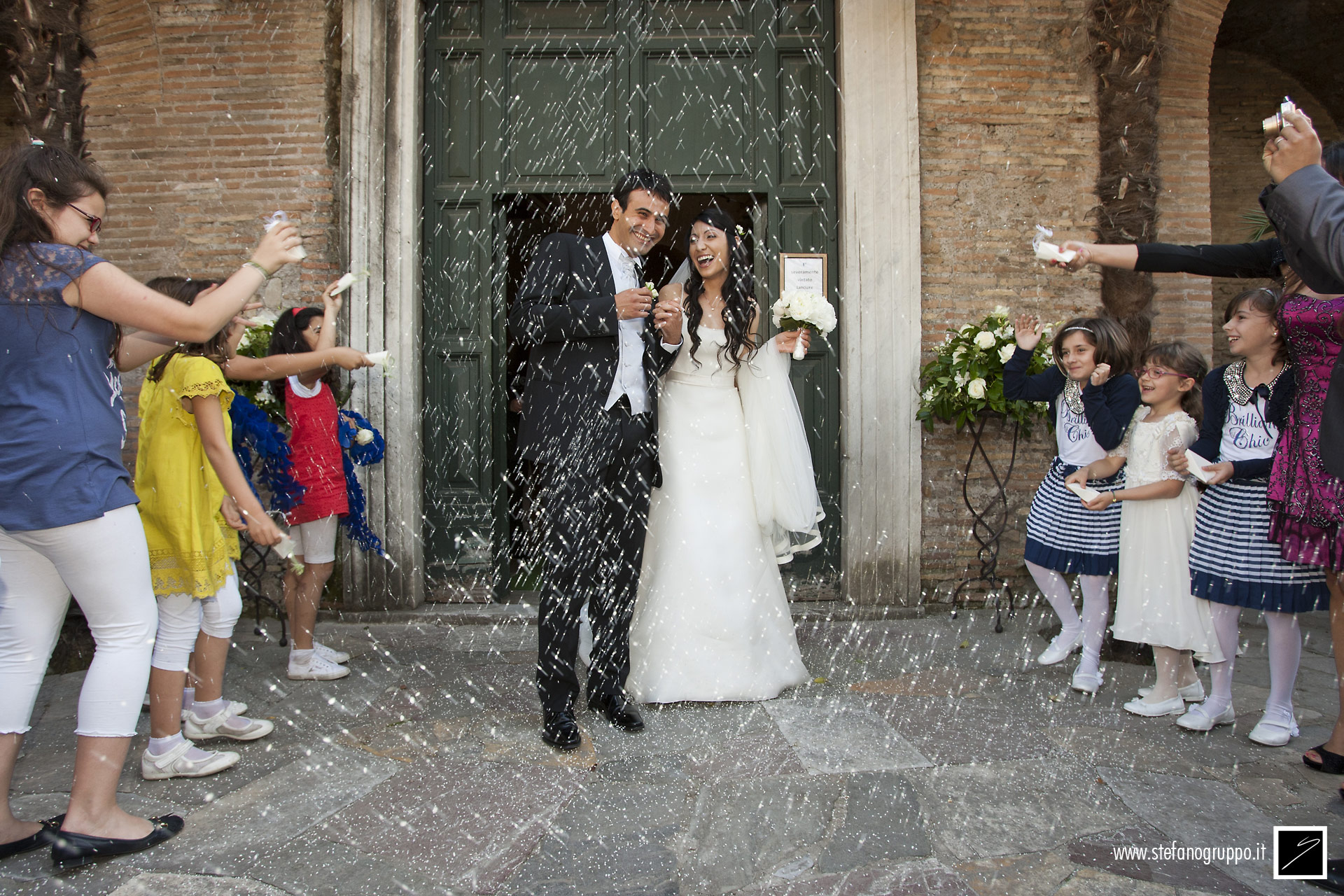 Matrimonio | L'uscita degli sposi | foto di �Stefano Gruppo
